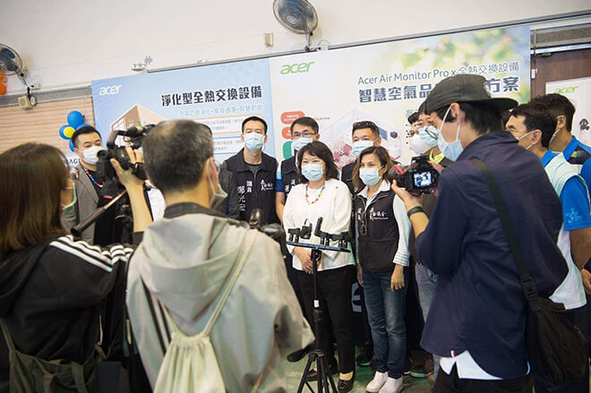 雷科鄭再興董事長贊助嘉義市國小。