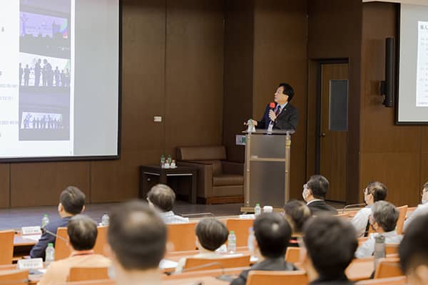 雷科董事長獲邀至中山大學半導體學院向師生分享創業歷程。