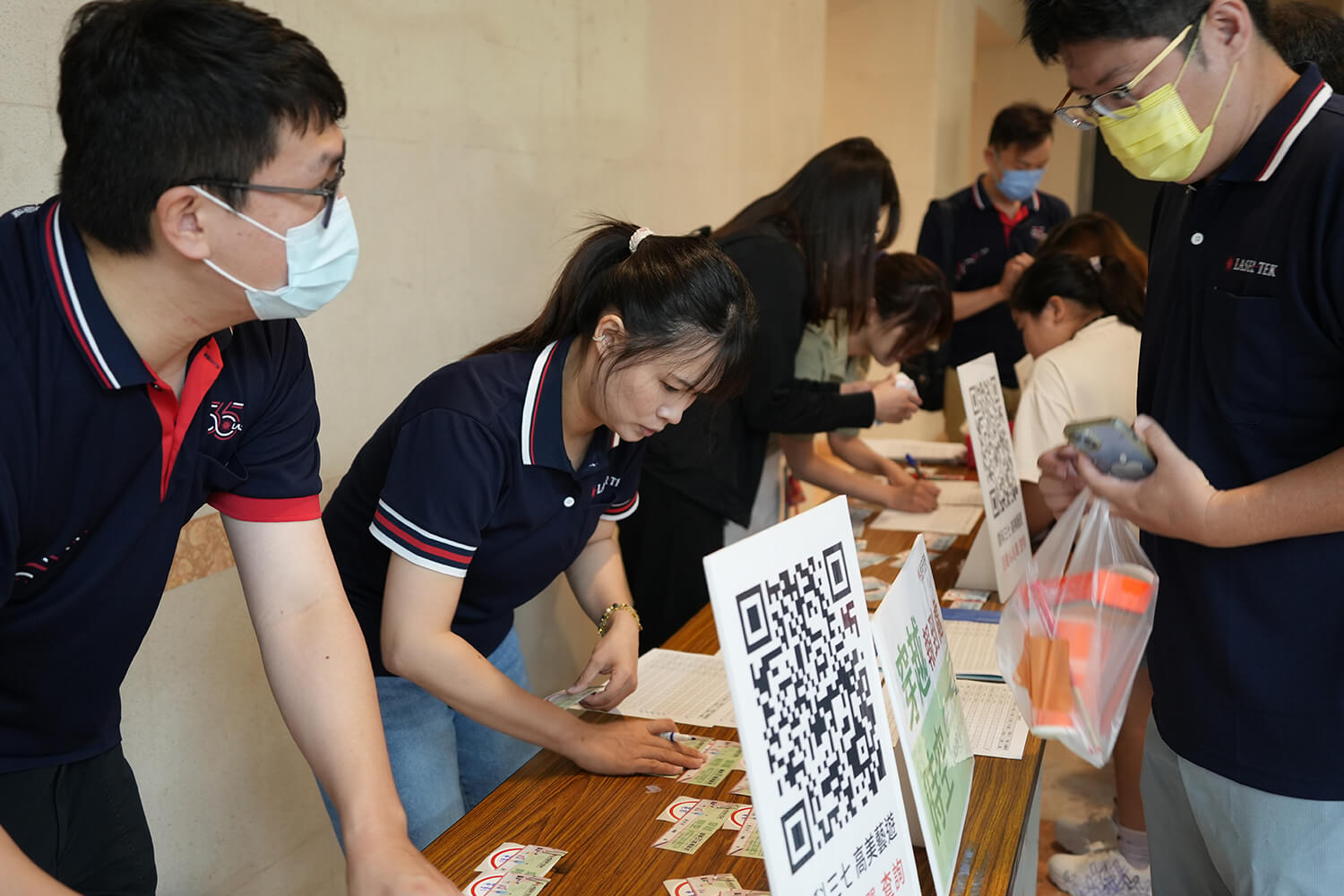 雷科三七 高美藝遊。