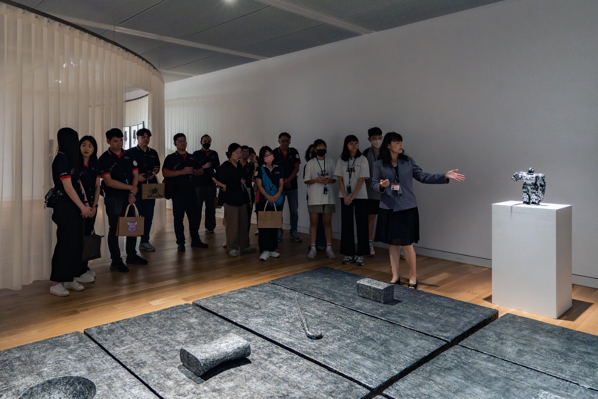 雷科三七 高美藝遊。