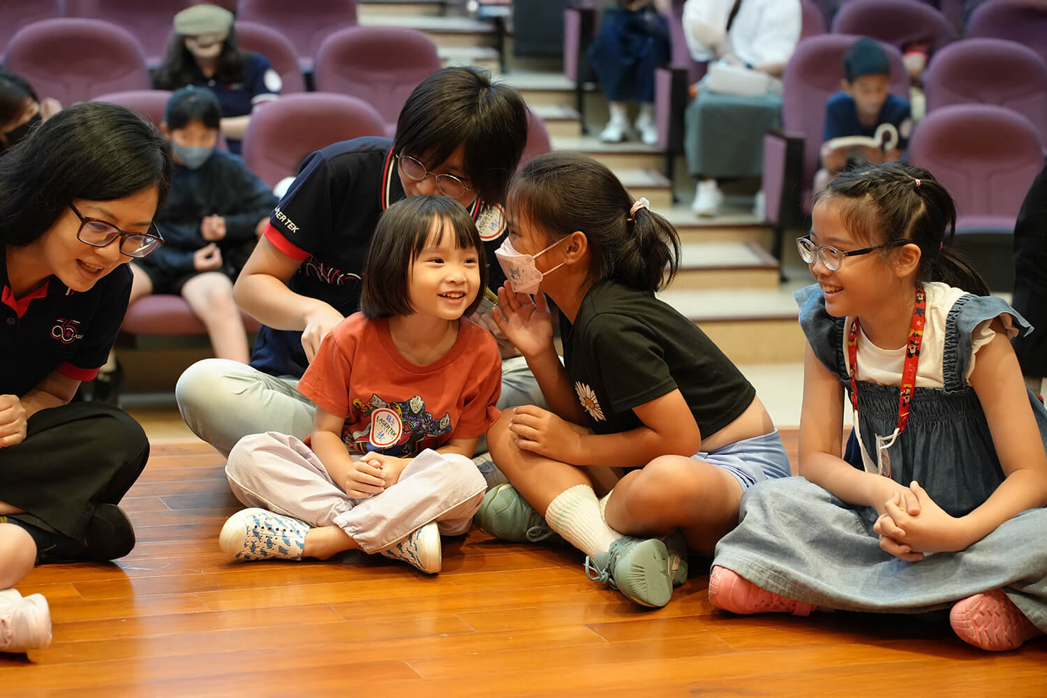 雷科三七 高美藝遊。